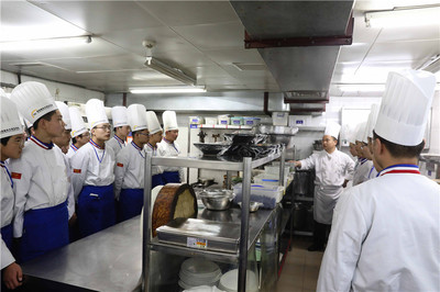 陜西新東方烹飪 一步一個腳印走出去，一點(diǎn)一滴學(xué)回來